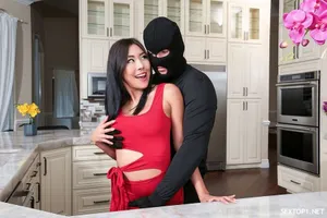 Ông già đã hẹn gặp một cô em dâu trẻ